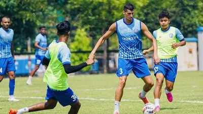 jamshedpur-fc-players-during-a-practice-session.jpg
