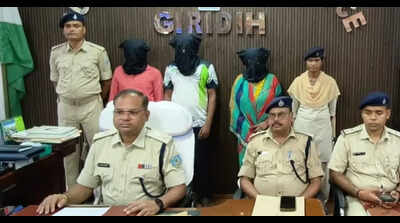 3e6d7089-af63-4f97-9779-74eedc167ff3_giridih-sp-with-arrested_-accusedjpg.jpg