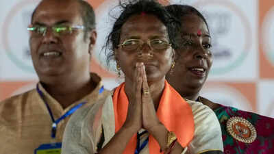 mamata-head-of-criminals-rg-kar-victims-mother-after-3-cops-suspended-over-case-botch-up.jpg