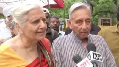 mani-shankar-at-jantar-mantar.jpg