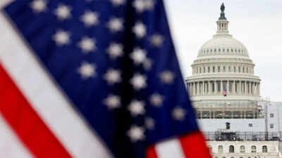 us-tops-the-global-economic-chart-but-faces-risks.jpg