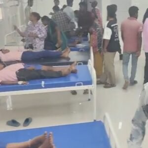 कोडरमा में मध्यान भोजन खाने से बच्चे बीमार छात्रों की तबीयत बिगड़ी पेट दर्द के बाद अस्पताल में भर्ती फूड पॉइजनिंग की आशंका…