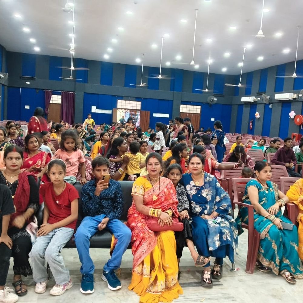 लातेहार   बच्चों ने खेलकूद प्रतियोगिता व महिलाओं ने कुर्सी रेस में दिखाई प्रतिभा
