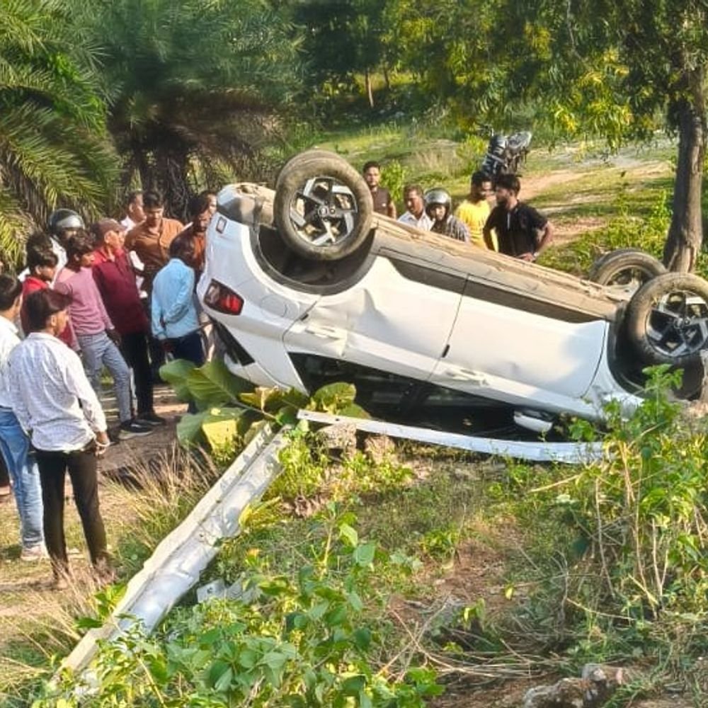 कोडरमा में एक ही जगह हुए दो सड़क हादसे बाइक सवार गंभीर रूप से घायल कार में बैठे लोग बाल बाल बचे पुलिस…