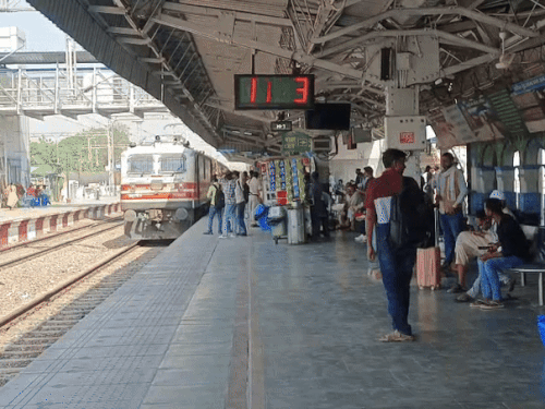 झारखंड बिहार बंगाल के यात्रियों पर असर सितंबर अक्टूबर में ट्रेनें रद्द कई के रूट और समय बदले देखें पूरी लिस्ट…